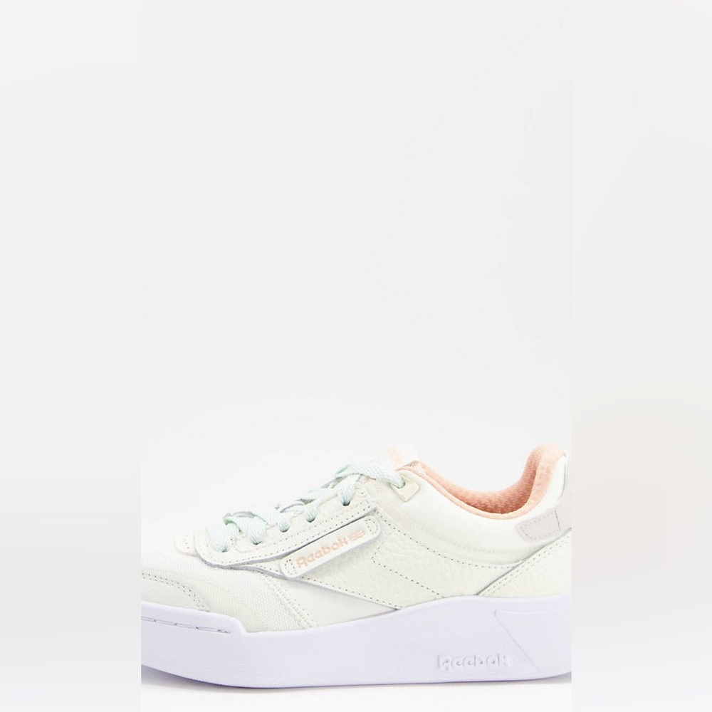 Reebok sneakers W7.5